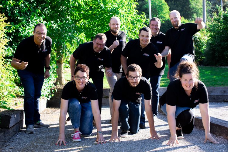 Comité d'organisation dans les starting-blocks